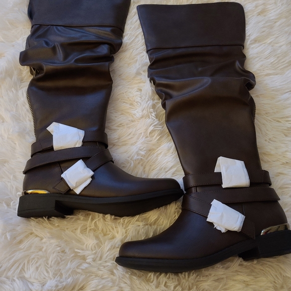 Flat boots. Wide Calf - Picture 3 of 3